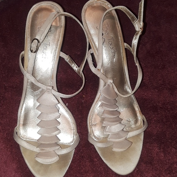 Heels - Picture 1 of 1